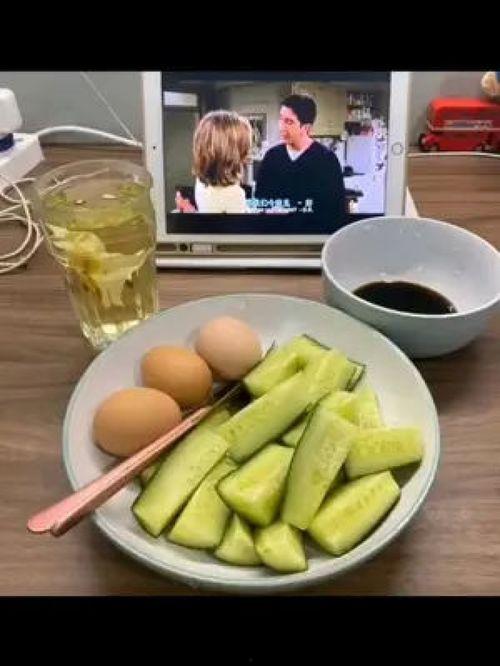 馿肉能喝掉瓜一起吃吗,馿肉与瓜果同食的饮食搭配探讨