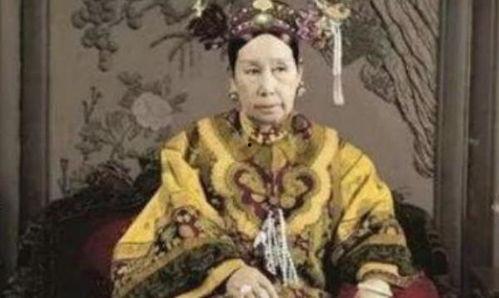 太后摆烂吃瓜,宫廷吃瓜盛宴